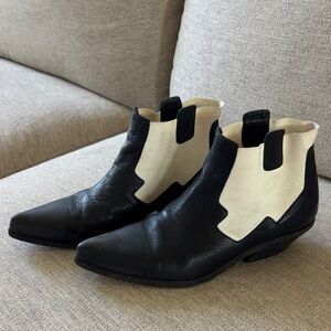 Vero Cuoio Black Leather Ankle Boots